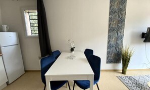 Dining - Apartments for 5 People (Avene)