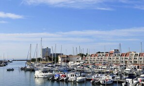 Marina - 2 Rooms, Sleeps 4/5 (Mauguio)
