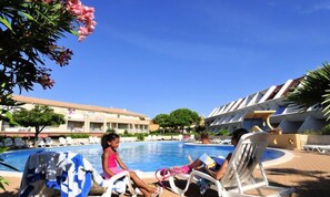 Pool - 2 Rooms, Sleeps 4/5 (Mauguio)