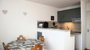 Unclassified image, 3 of 4, button - Apartment in Les Orres With Ski Access (Les Orres)