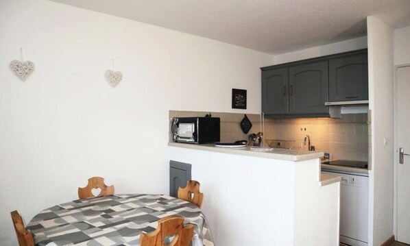 Dining - Apartment in Les Orres With Ski Access (Les Orres)