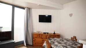 Dining - Apartment in Les Orres With Ski Access (Les Orres)