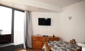 Dining - Apartment in Les Orres With Ski Access (Les Orres)