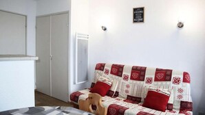 Unclassified image, 2 of 4, button - Apartment in Les Orres With Ski Access (Les Orres)