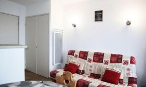 Room - Apartment in Les Orres With Ski Access (Les Orres)