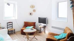 Unclassified image, 2 of 3, button - Apartment in Ault With Stunning Sea Views (Ault)