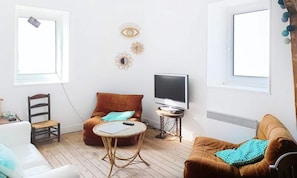 Living area - Apartment in Ault With Stunning Sea Views (Ault)