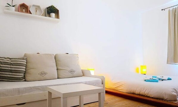 Iron/ironing board - Apartment in Ault With Stunning Sea Views (Ault)