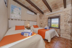 4 bedrooms, iron/ironing board, free WiFi, bed sheets - Villa Son Pou, your tranquil haven between Muro and Sa Pobla. (Sa Pobla)