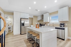 Maison, Plusieurs lits (When Pigs Fly Up Beach House) | Cuisine privée