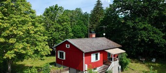 Vacation villa with fenced yard