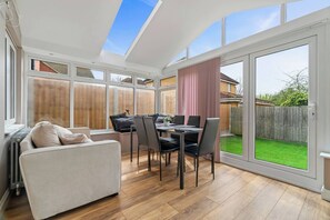 House, 3 Bedrooms, Patio | Living room