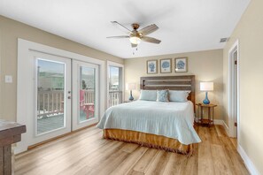 House, Multiple Beds (When Pigs Fly Down Beach House) - When Pigs Fly Down Beach House (Gulf Shores)