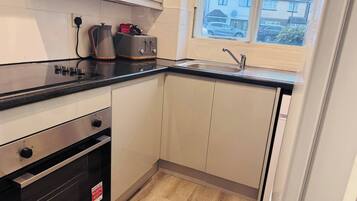 Apartment, 1 Bedroom | Private kitchen