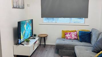 Apartment, 1 Bedroom | Living room