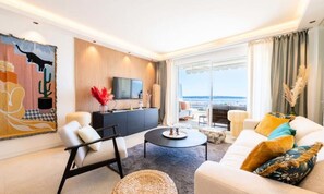 Living area - 3-room Apartment With Terrace and sea View - Luxury Residence (Cannes)
