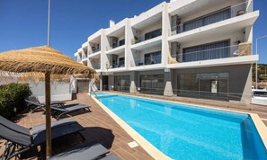 Outdoor pool - Apartment in Burgau With Rooftop Jacuzzi (Vila do Bispo)