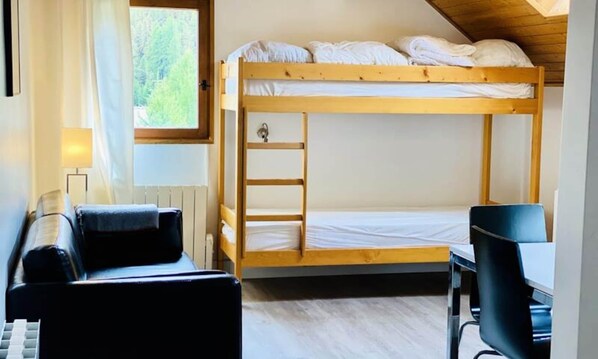 Iron/ironing board, bed sheets - Apartment in Vars With Ski Slope Access (Vars)