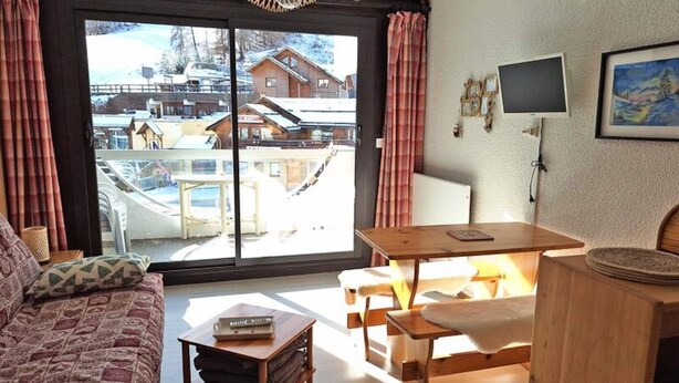 Unclassified image, 1 of 3, button - P308 - Studio / Sleeping Alcove - Sleeps 4 - Resort Center (Puy-Saint-Vincent)