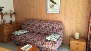 Unclassified image, 3 of 3, button - P308 - Studio / Sleeping Alcove - Sleeps 4 - Resort Center (Puy-Saint-Vincent)
