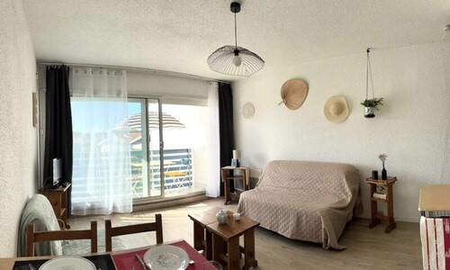 Holiday Home Near Ocean With Balcony