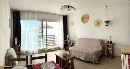 Holiday Home Near Ocean With Balcony