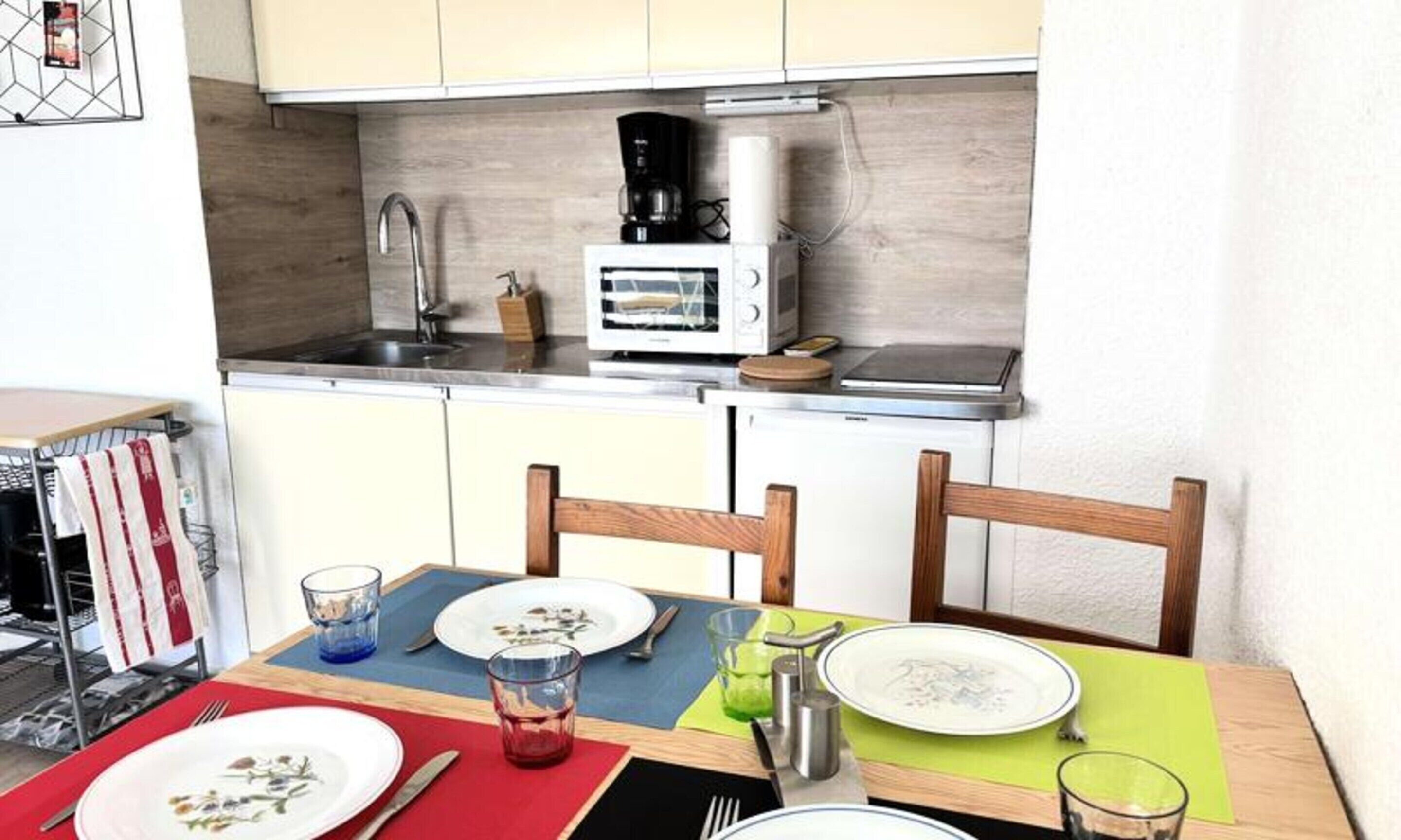 Microwave, coffee/tea maker, cookware/dishes/utensils