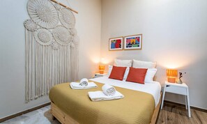 Iron/ironing board, bed sheets - Apartment in Porto With River View (Porto)