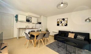 Living area - Apartments for 6 People (Avene)