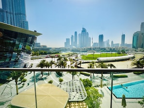 Balcony - Venduras Elite 2BR Burj Khalifa View (Dubai)