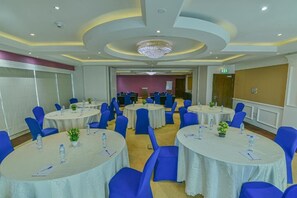 Restaurant - VISTA HOTEL APARTMENTS (Dubai)