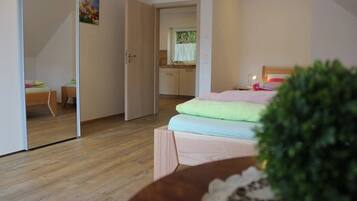 3 Schlafzimmer, BĂŒgeleisen/BĂŒgelbrett, WLAN, BettwĂ€sche