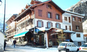 Exterior - Apartment in Valloire Near Ski Gondola (Valloire)