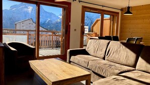 Living area - Apartment in Les Deux Alpes Near Ski Slopes (Les Deux Alpes)