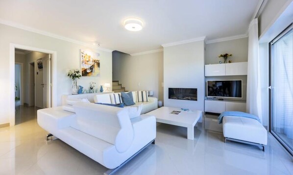Living area - Houses & Villas for 6 People (Lagos)