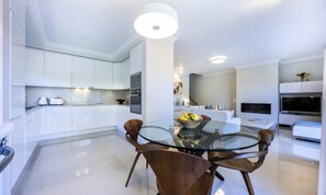 Interior - Houses & Villas for 6 People (Lagos)
