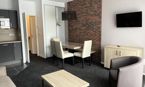 Living area - Studio for 6 People (Eaux-Bonnes)