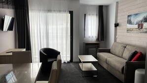 Living area - Studio for 6 People (Eaux-Bonnes)
