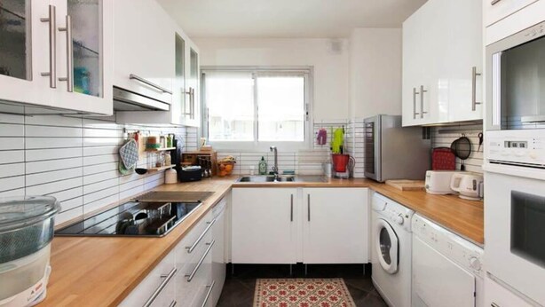 Private kitchen - 3-room Apartment in the City Center, Near the Croisette & Palais (Cannes)