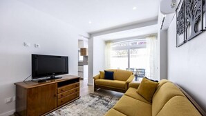 Living area - Apartments for 6 People (Lagos)