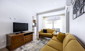 Living area - Apartments for 6 People (Lagos)