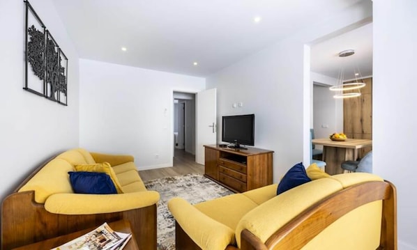 Living area - Apartments for 6 People (Lagos)