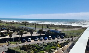 Property grounds - Apartment in Heliopolis With Sea Views (Agde)