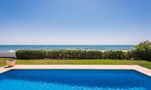 Indoor pool, outdoor pool - 1100 - Beach Front Villa (Marbella)