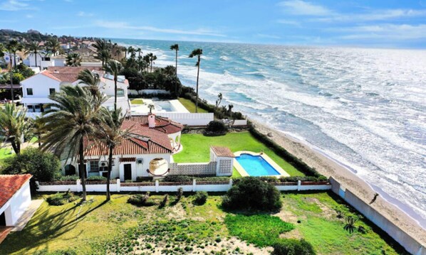 Exterior - 1100 - Beach Front Villa (Marbella)