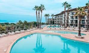 Pool - Apartment in Antibes With Marine Spa (Antibes)