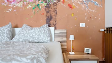 1 dormitorio, escritorio, tabla de planchar con plancha y wifi