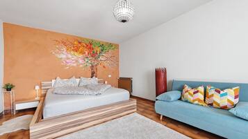 1 bedroom, desk, iron/ironing board, WiFi
