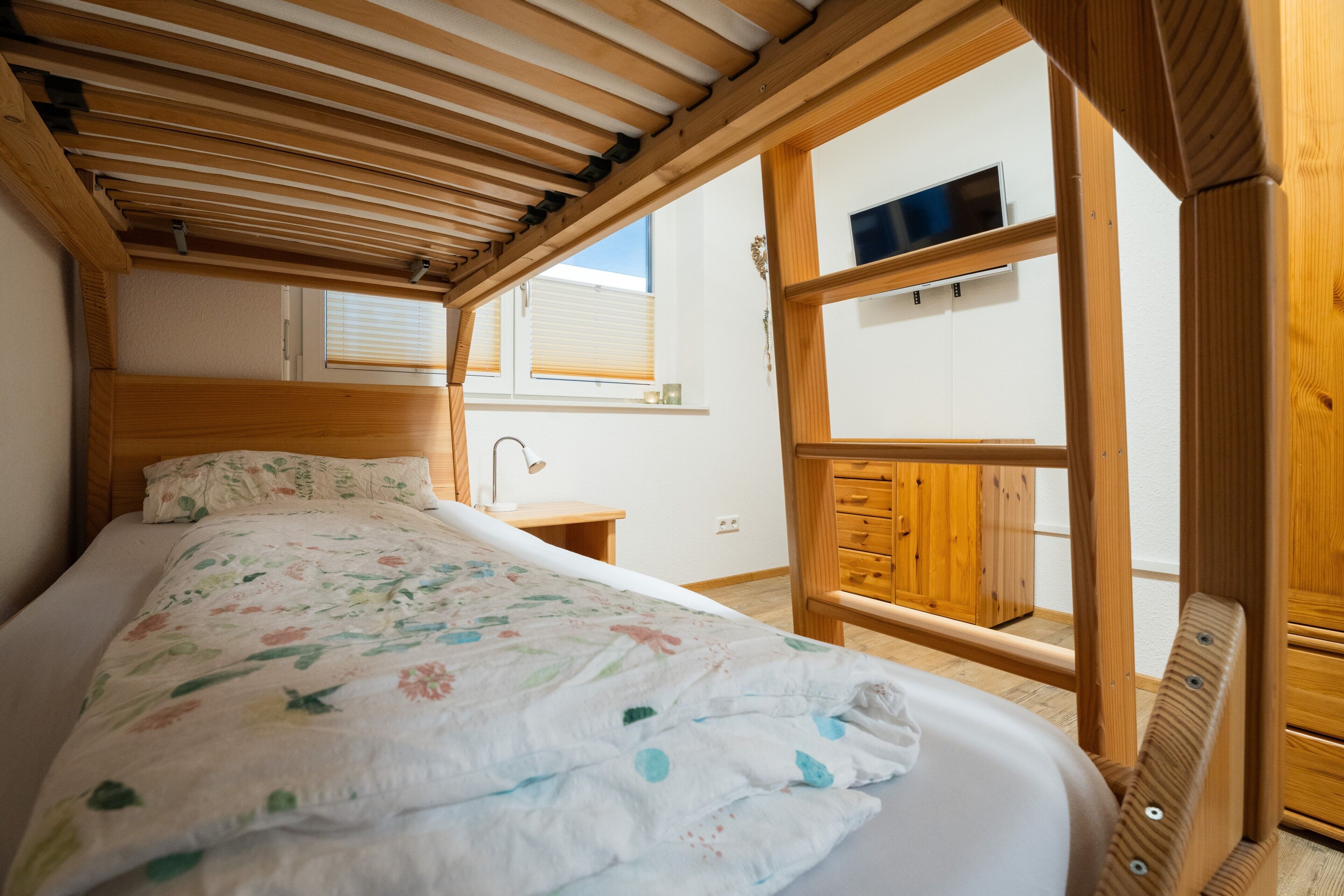 2 quartos, ferros/tábuas de passar roupa, Wi-Fi, roupa de cama