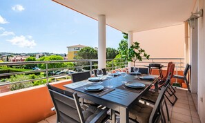 Outdoor dining - Apartment in Saint-raphael Near Beaches (Saint-Raphael)